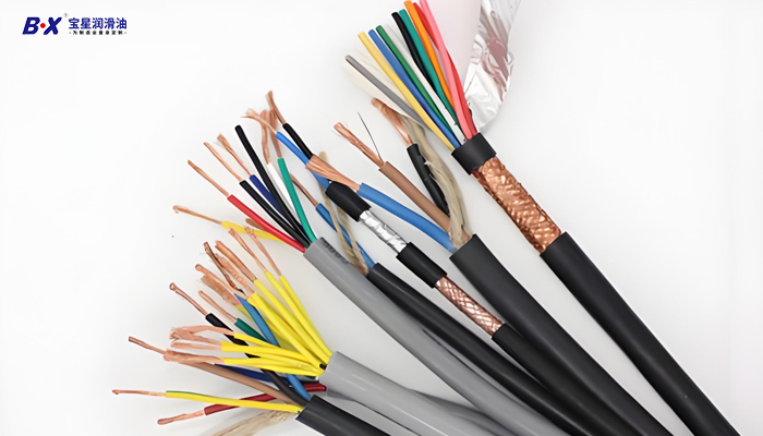 Cable equipment conductive lubricating grease